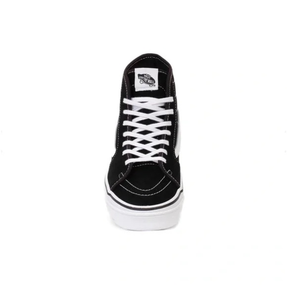 Vans Men’s Sentry Sk8-Hi
Black/White
VN0A5KY5BA2
Sneakers - Picture 6 of 16